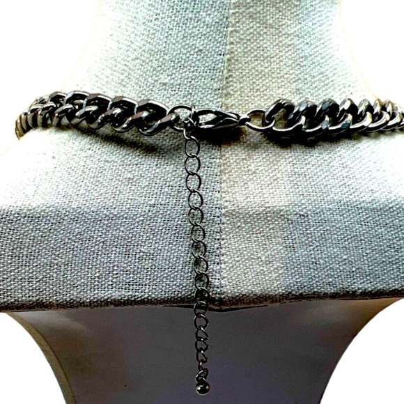 Vintage Geometric Statement Necklace.  N5 - Picture 10 of 10